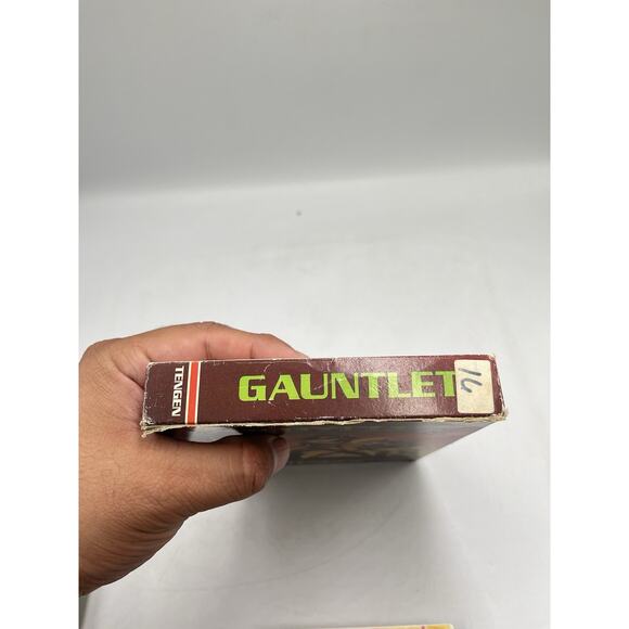 Gauntlet - Nintendo NES Video Game Tengen Black Cartridge Complete CIB - Picture 14 of 16
